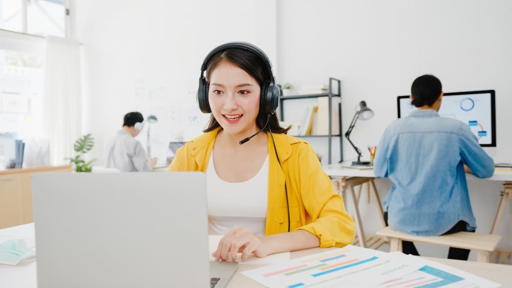 customer service adalah