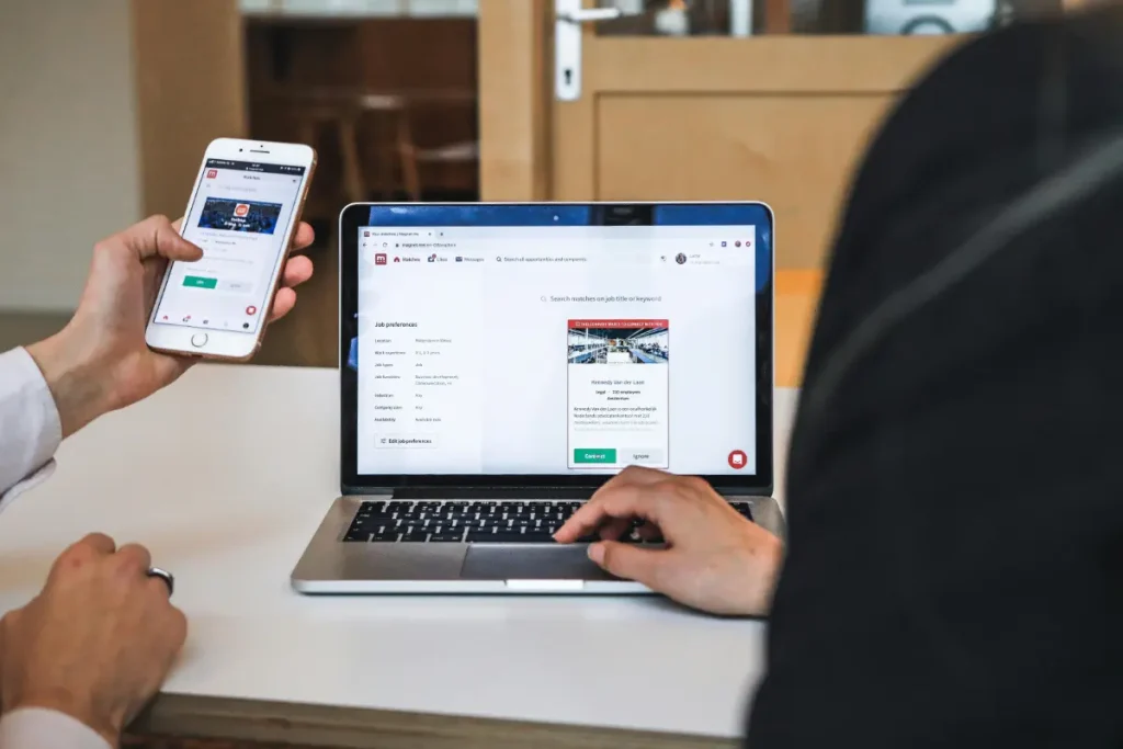 Peran WhatsApp Terintegrasi Software CRM Berbasis Web