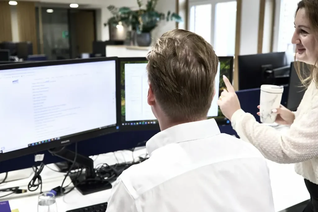 Contoh Telemarketing Sales di Berbagai Industri