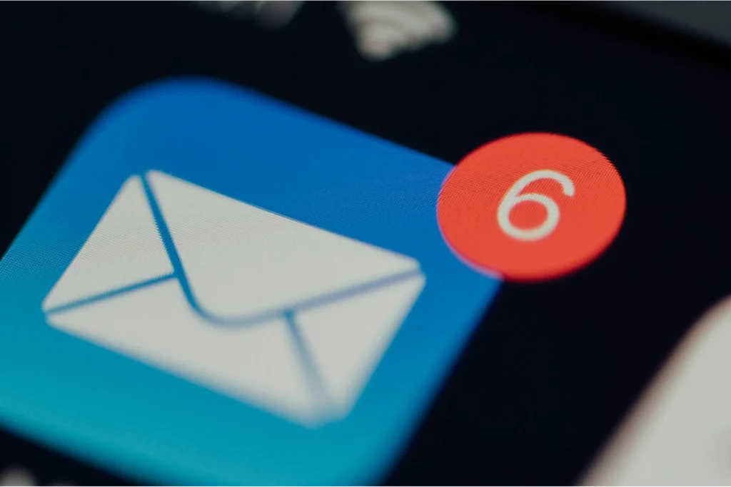 Apa Saja Perbedaan Open Rate di Email dan WA (WhatsApp)