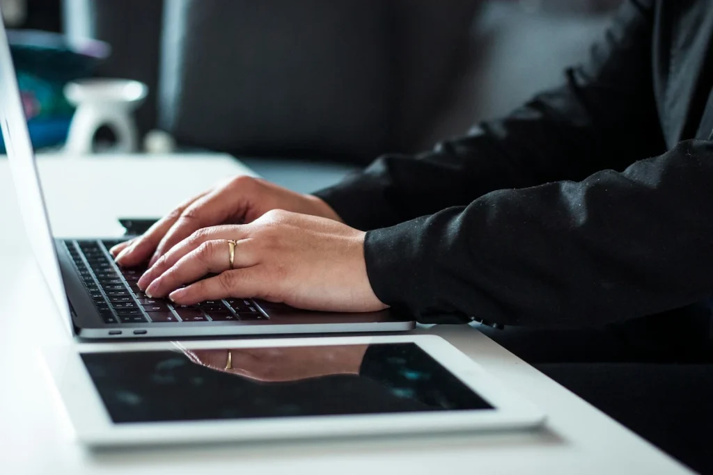 Contoh Praktis Active Listening yang Bisa Customer Service Gunakan