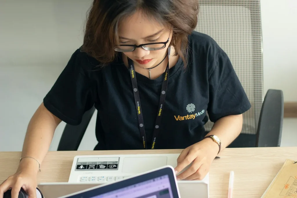 Sales Assistant Adalah