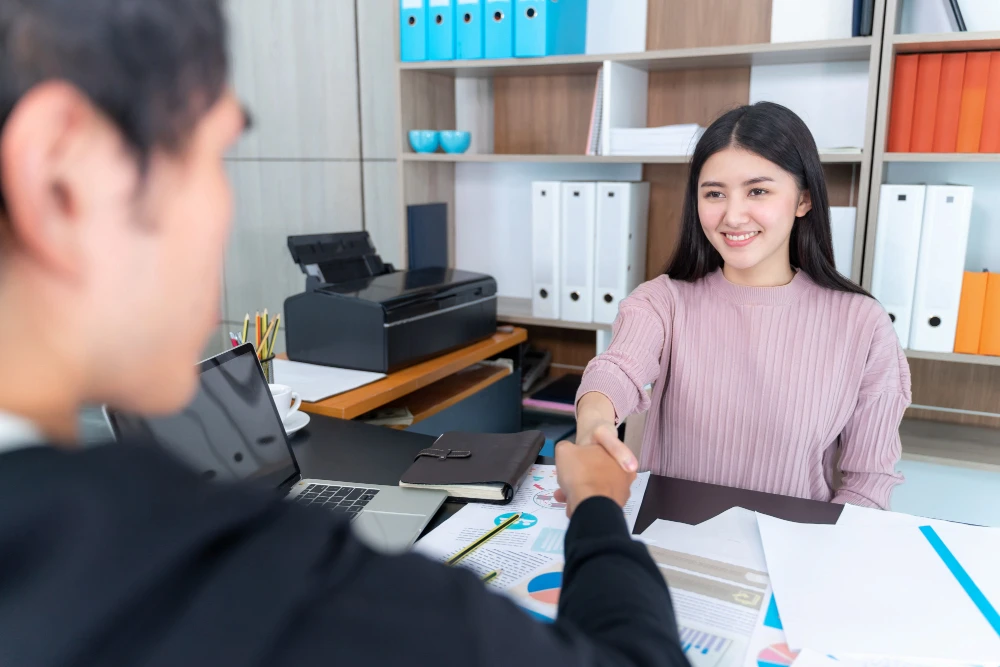 Sekilas Terkait Peran Sales and Customer Service
