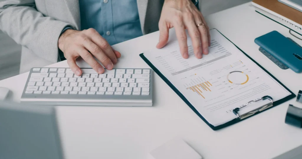 Reporting dan Pembaruan Data CRM