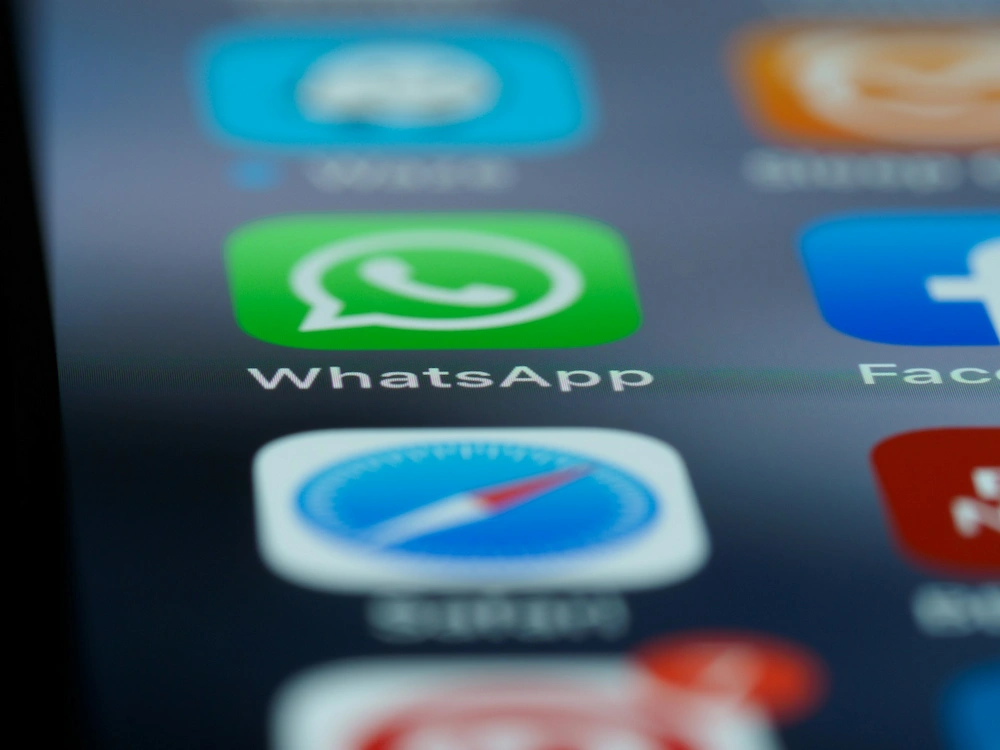 WhatsApp + WhatsApp Business, Kombinasi Resmi yang Cocok untuk Pebisnis