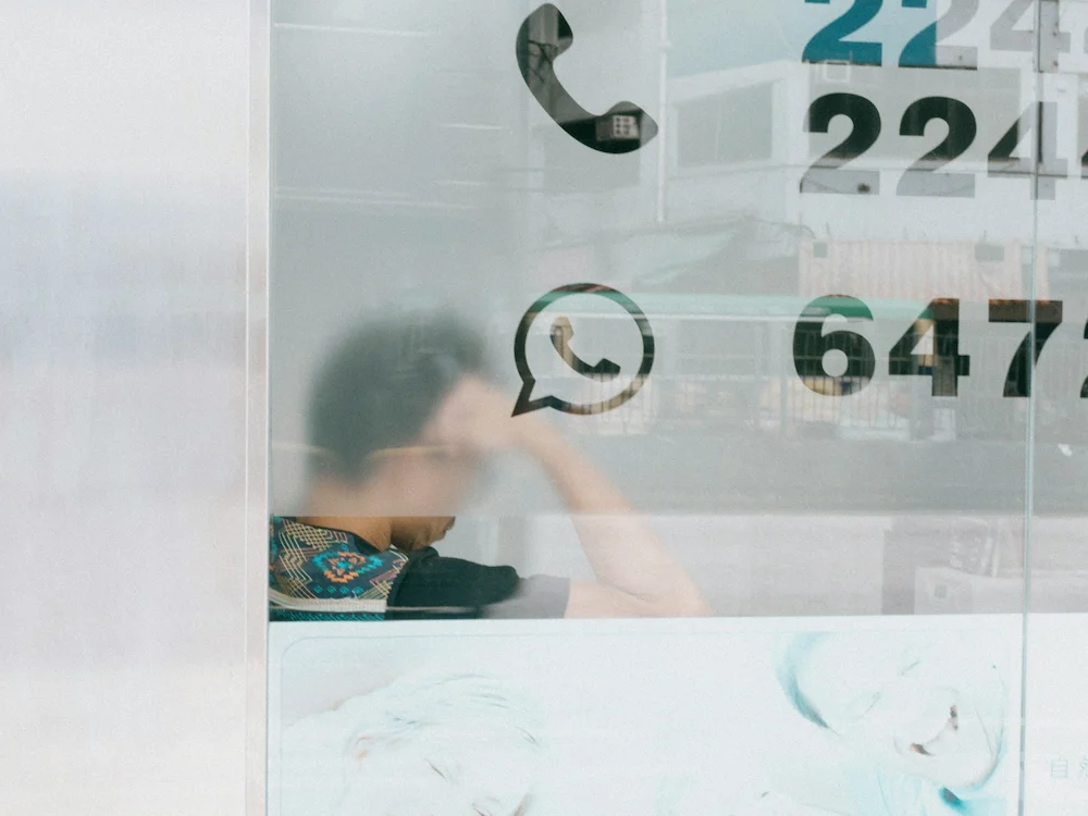 Perbedaan CRM Call Center dengan CRM WhatsApp